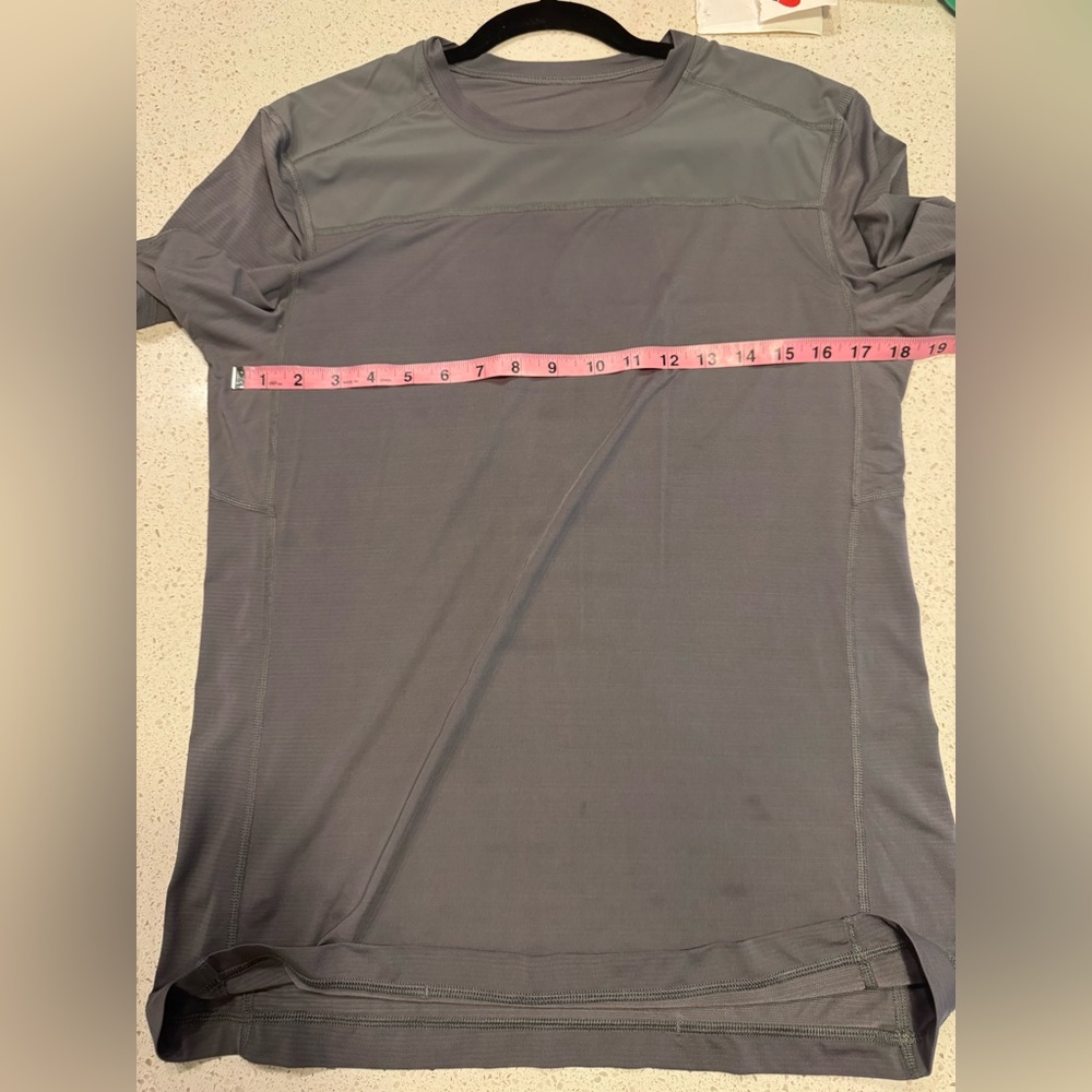 Lululemon Men's Small Metal Vent Tech Gray Athletic Shirt - Picture 6 of 7